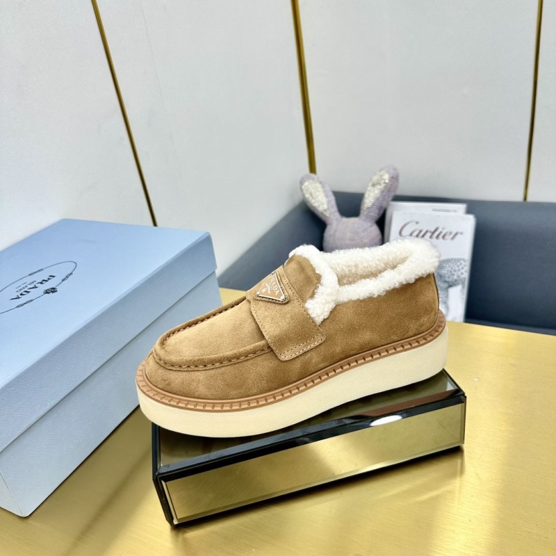 Pra*a casual shoes